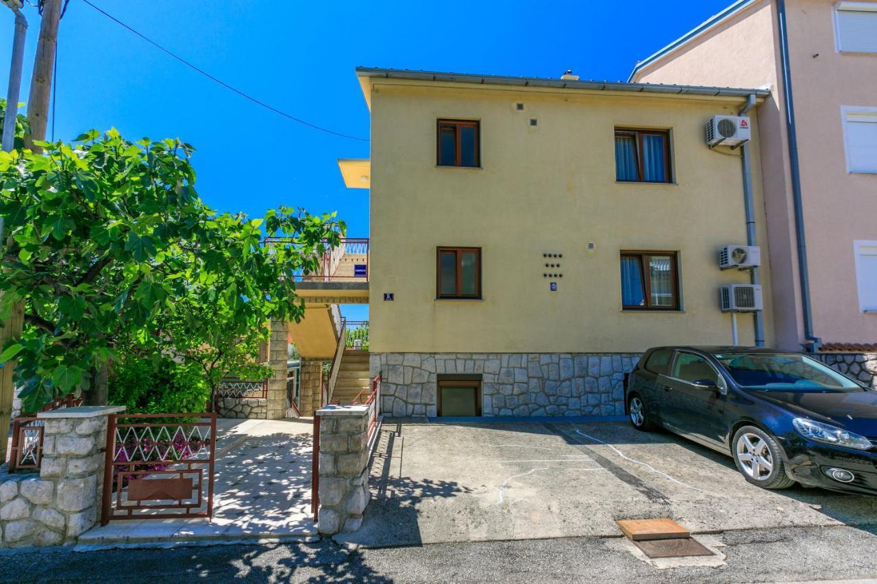 Apartments Mirena Crikvenica Exterior foto