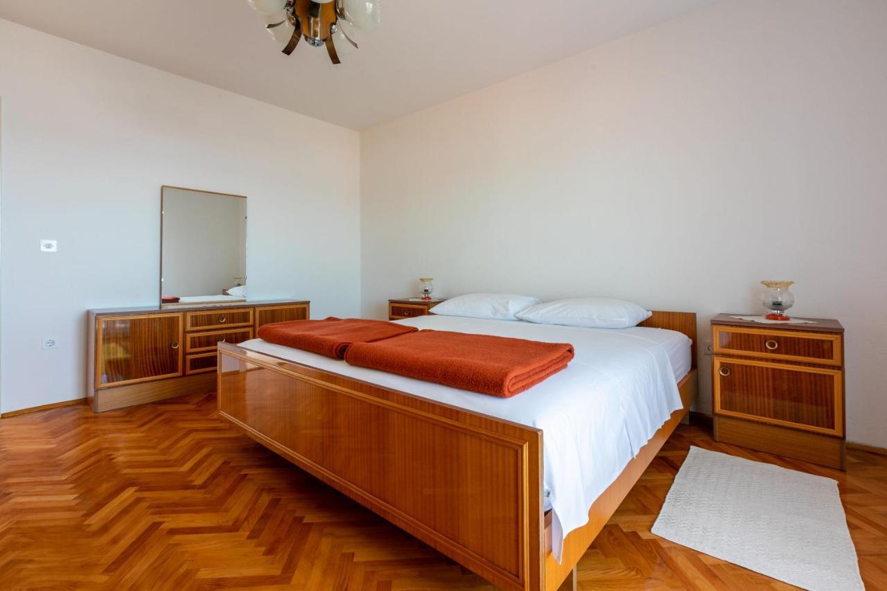 Apartments Mirena Crikvenica Exterior foto