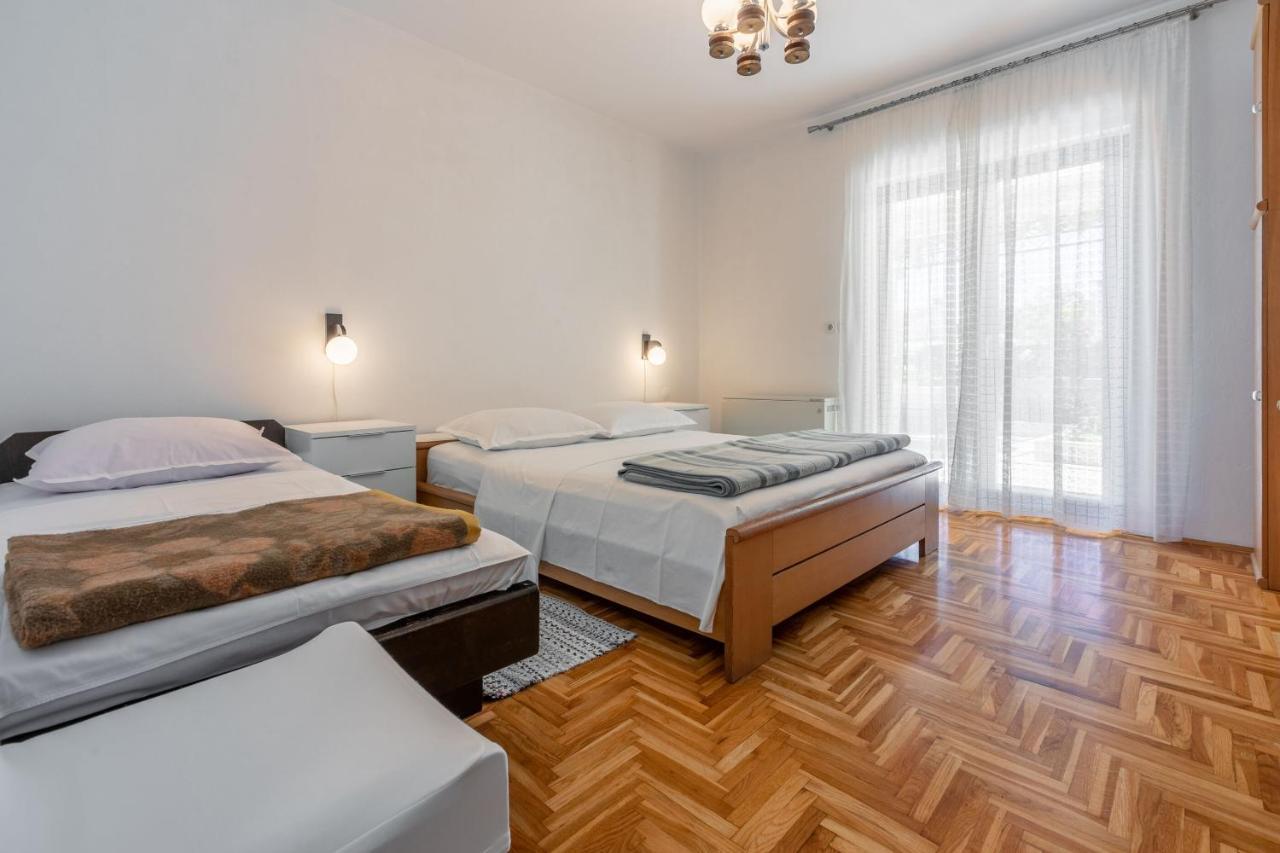 Apartments Mirena Crikvenica Exterior foto