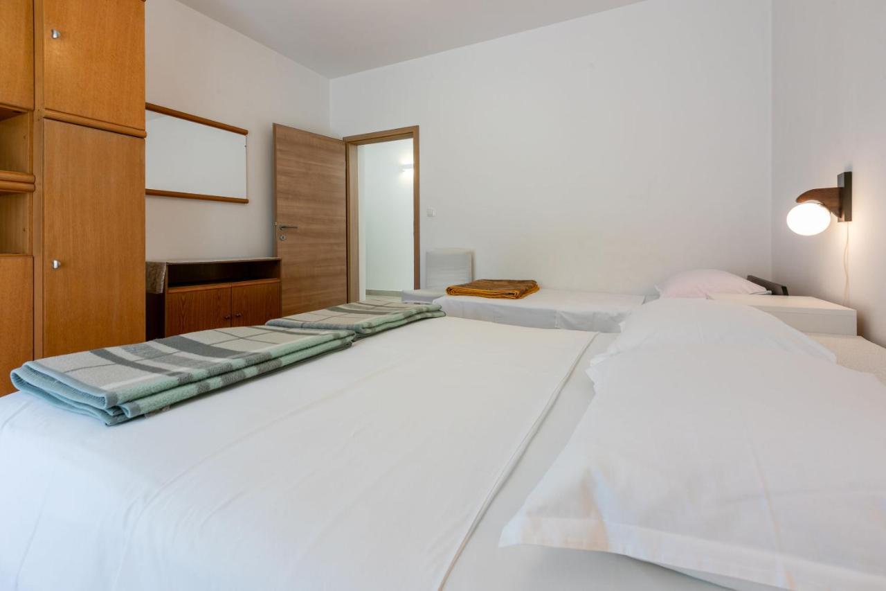 Apartments Mirena Crikvenica Exterior foto