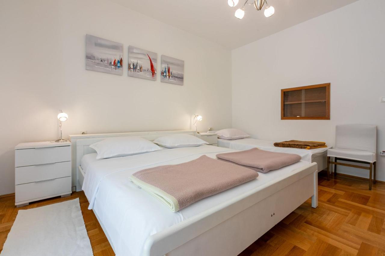 Apartments Mirena Crikvenica Exterior foto